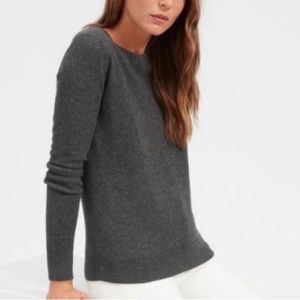 Everlane charcoal grey cashmere sweater